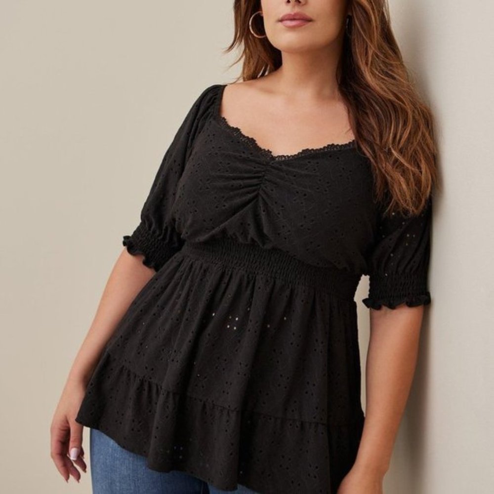 Torrid - Eyelet Smocked Waist And Sleeve Sweetheart Top in Deep Black
